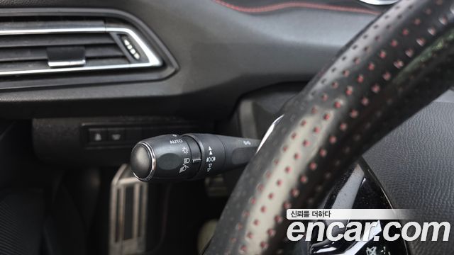 Peugeot 308 (II) 1.6 BlueHDi GT Line 2018 — фото 18