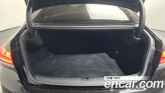 Genesis G80 3.3 GDI AWD Prestige 2018 — фото 16
