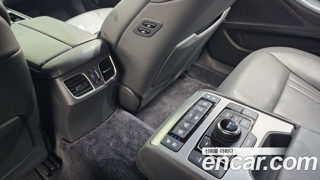 Genesis G80 3.3 GDI AWD Prestige 2018 — фото 17