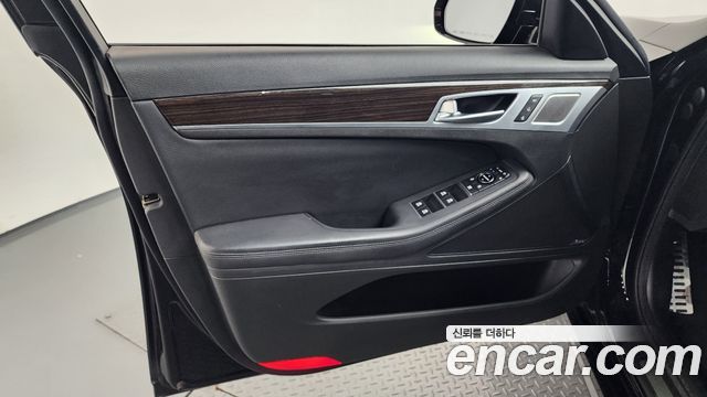 Genesis G80 3.3 GDI AWD Prestige 2018 — фото 24