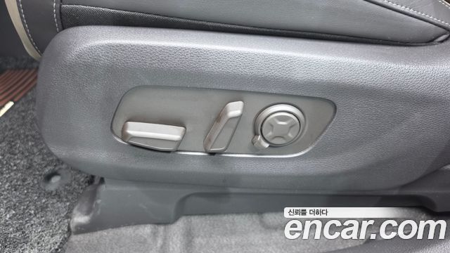 Kia Carnival (IV) HEV 9seater Gravity 2025 — фото 31