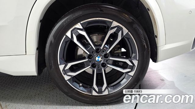 BMW X1 (U11) xDrive 20i M Sport 2024 — фото 21