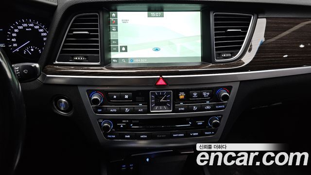 Genesis G80 3.3 GDI AWD Premium Luxury 2017 — фото 13
