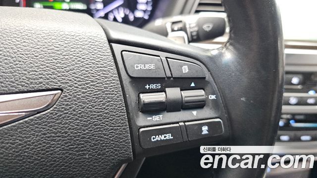 Genesis G80 3.3 GDI AWD Premium Luxury 2017 — фото 17