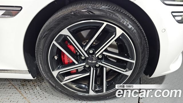 Genesis G80 (RG3) Gasoline 2.5 Turbo AWD 2025 — фото 21
