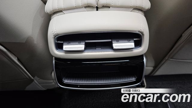 Genesis G80 (RG3) Gasoline 2.5 Turbo AWD 2025 — фото 32