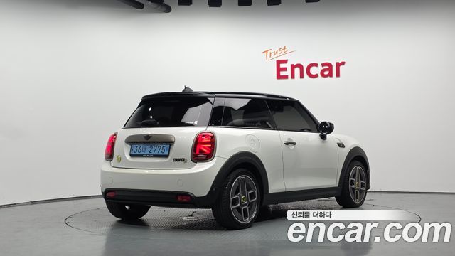 MINI Cooper Electric Resolute Edition 3rd 2024 — фото 2