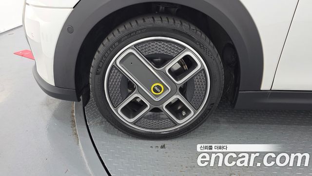MINI Cooper Electric Resolute Edition 3rd 2024 — фото 5