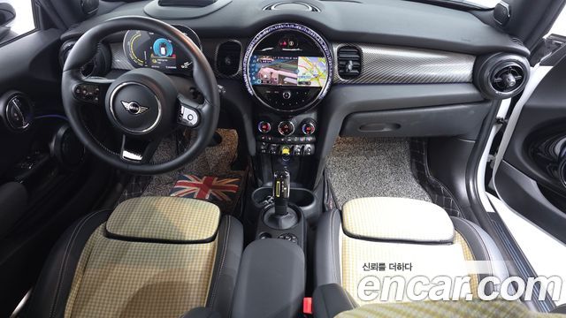 MINI Cooper Electric Resolute Edition 3rd 2024 — фото 7