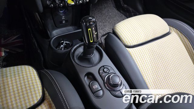 MINI Cooper Electric Resolute Edition 3rd 2024 — фото 9