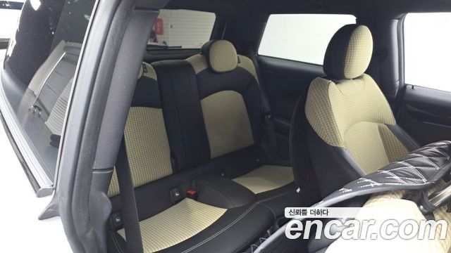 MINI Cooper Electric Resolute Edition 3rd 2024 — фото 11