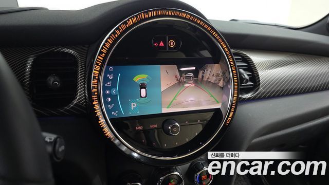 MINI Cooper Electric Resolute Edition 3rd 2024 — фото 14