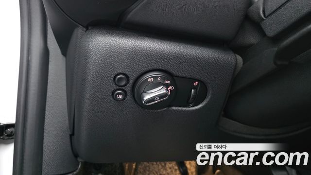 MINI Cooper Electric Resolute Edition 3rd 2024 — фото 17