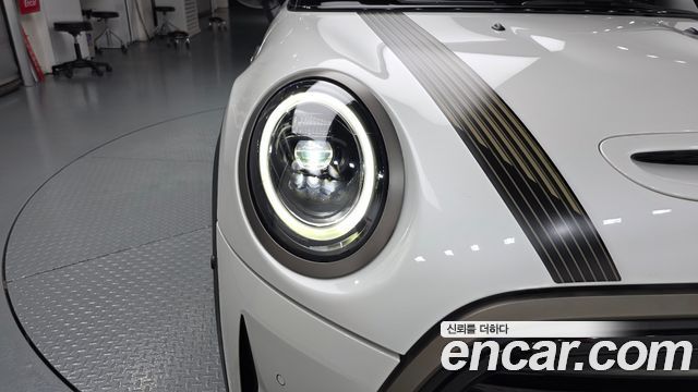 MINI Cooper Electric Resolute Edition 3rd 2024 — фото 22