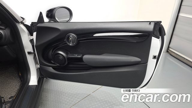MINI Cooper Electric Resolute Edition 3rd 2024 — фото 24