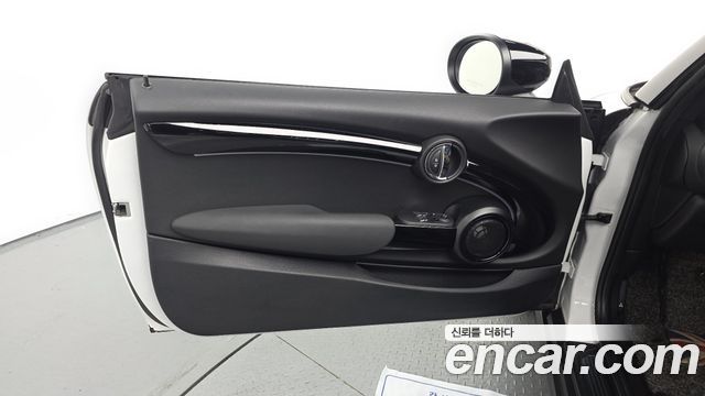 MINI Cooper Electric Resolute Edition 3rd 2024 — фото 25