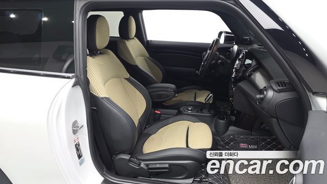 MINI Cooper Electric Resolute Edition 3rd 2024 — фото 26