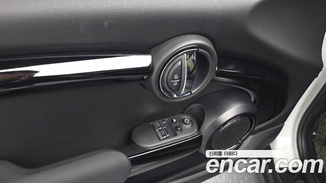 MINI Cooper Electric Resolute Edition 3rd 2024 — фото 27