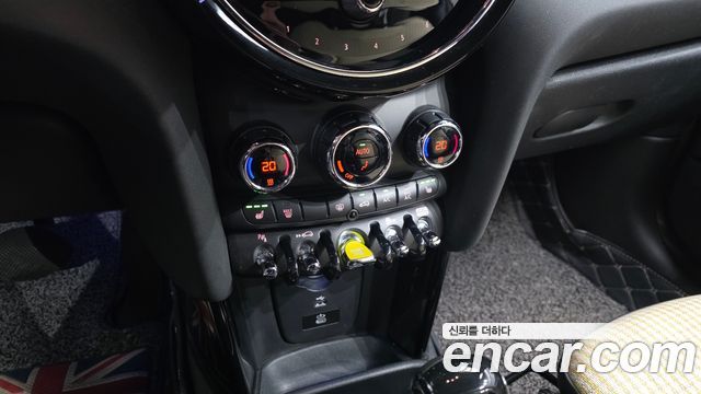 MINI Cooper Electric Resolute Edition 3rd 2024 — фото 29