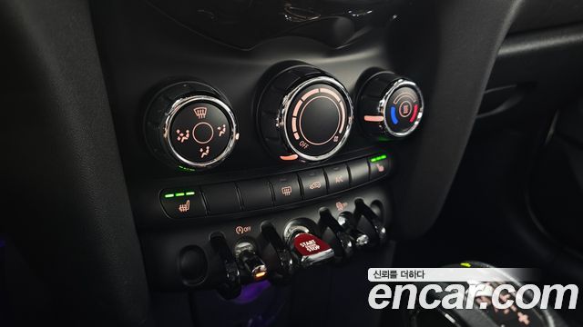 MINI Cooper D Standard 3rd 2017 — фото 19