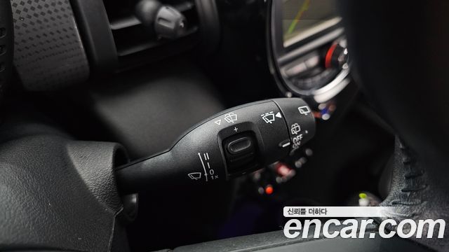 MINI Cooper D Standard 3rd 2017 — фото 28