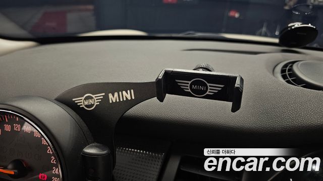MINI Cooper D Standard 3rd 2017 — фото 31