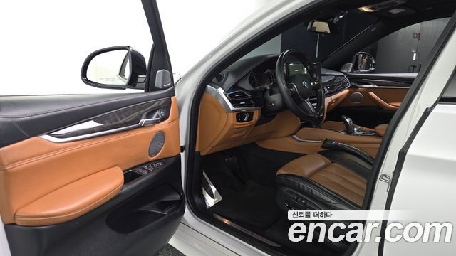 BMW X6 (F16) M50d 2016 — фото 10