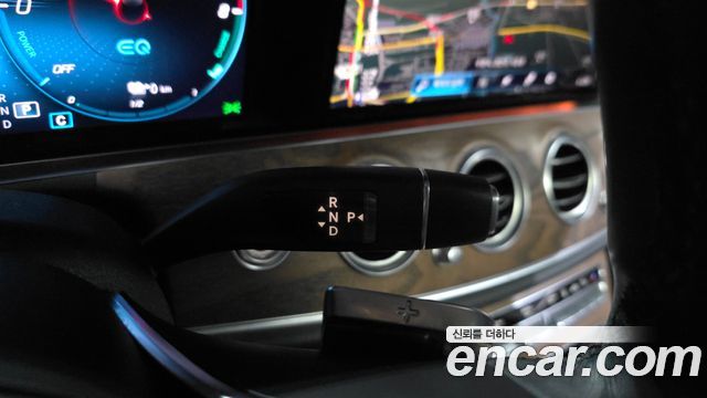 Mercedes-Benz E-Class (W213) E300e 4MATIC Exclusive 2021 — фото 9