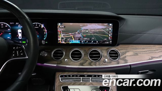 Mercedes-Benz E-Class (W213) E300e 4MATIC Exclusive 2021 — фото 14