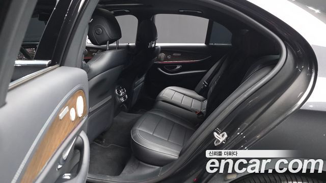 Mercedes-Benz E-Class (W213) E300e 4MATIC Exclusive 2021 — фото 26