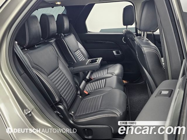 Land Rover Discovery 5 D250 S 2023 — фото 16