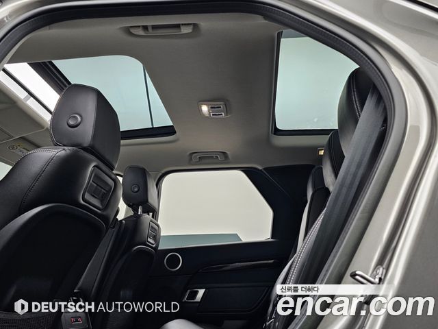 Land Rover Discovery 5 D250 S 2023 — фото 22