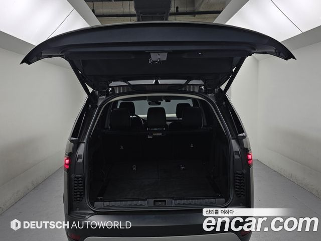 Land Rover Discovery 5 D250 S 2023 — фото 23