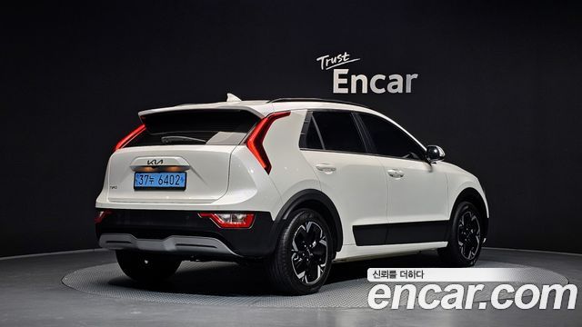 Kia Niro EV Air 2023 — фото 2