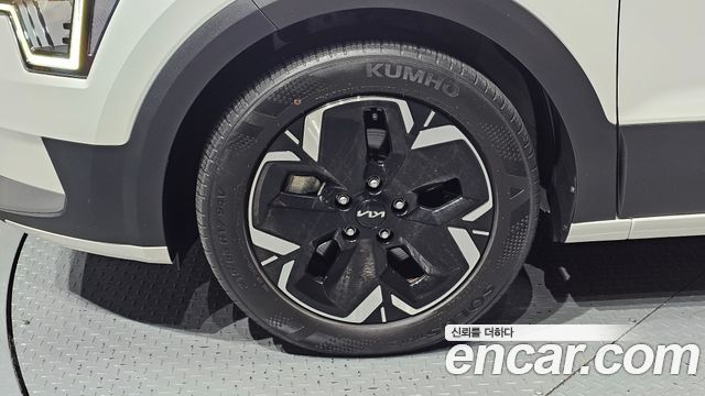 Kia Niro EV Air 2023 — фото 5
