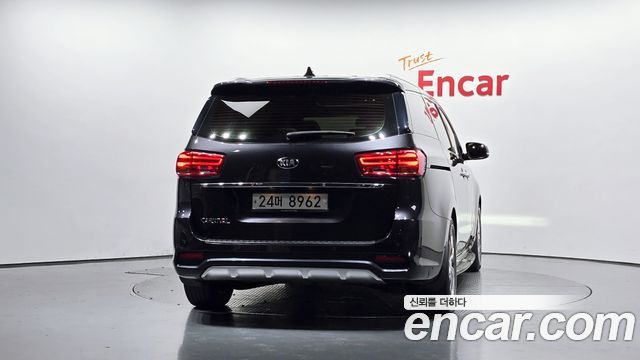 Kia Carnival 9-Seater Noblesse Special 2019 — фото 4