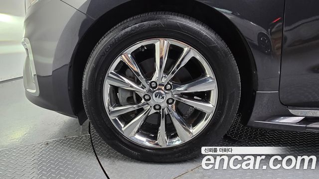 Kia Carnival 9-Seater Noblesse Special 2019 — фото 5