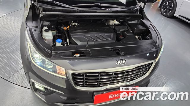 Kia Carnival 9-Seater Noblesse Special 2019 — фото 6