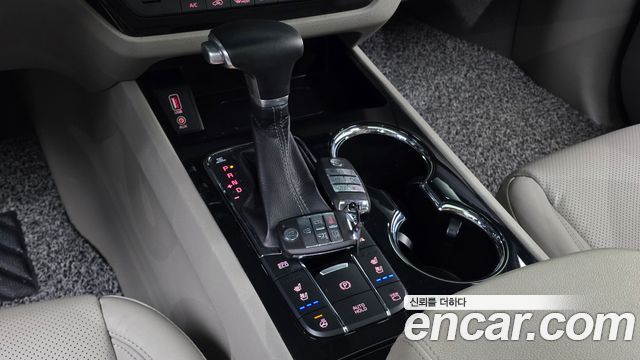 Kia Carnival 9-Seater Noblesse Special 2019 — фото 9
