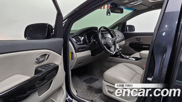 Kia Carnival 9-Seater Noblesse Special 2019 — фото 10
