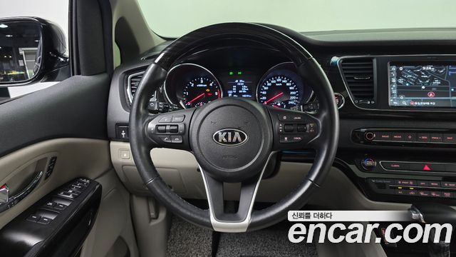 Kia Carnival 9-Seater Noblesse Special 2019 — фото 12