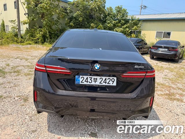BMW 5 Series (G60) 520i M Sport 2026 — фото 4