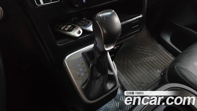 Hyundai Staria L3.5 Cargo 5-Seater Modern 2022 — фото 9