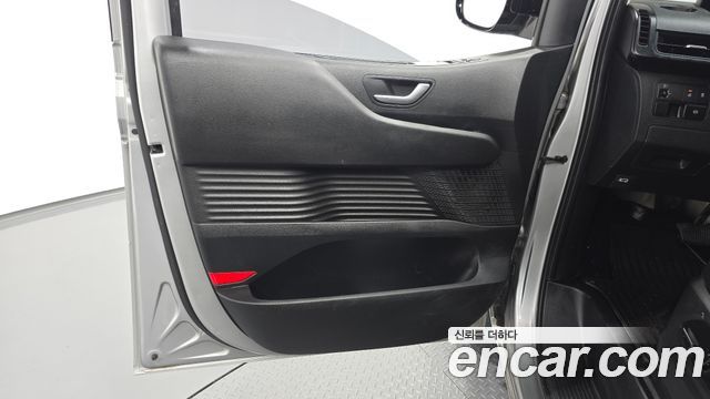 Hyundai Staria L3.5 Cargo 5-Seater Modern 2022 — фото 24