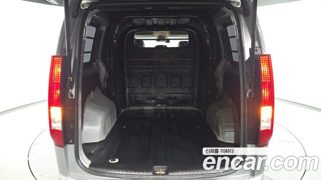 Hyundai Staria L3.5 Cargo 5-Seater Modern 2022 — фото 29