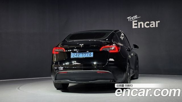 Tesla Model Y RWD 2024 — фото 4