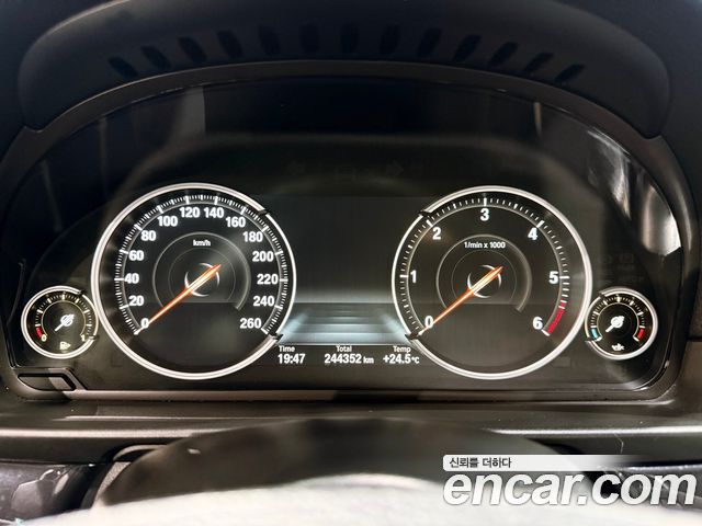 BMW 5 Series (F10) 520d 2015 — фото 5