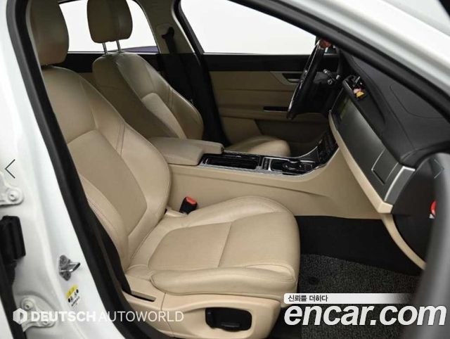 Jaguar XF (X260) 20d Prestige AWD 2017 — фото 10