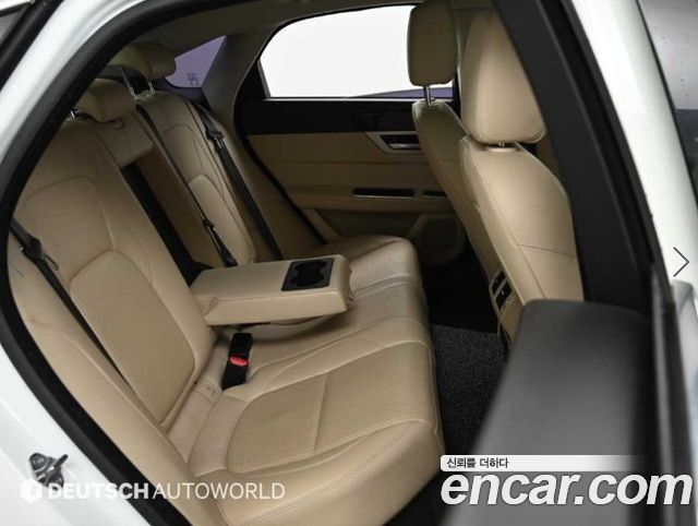 Jaguar XF (X260) 20d Prestige AWD 2017 — фото 16