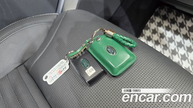 Land Rover Discovery 5 P360 R-Dynamic SE 2023 — фото 16